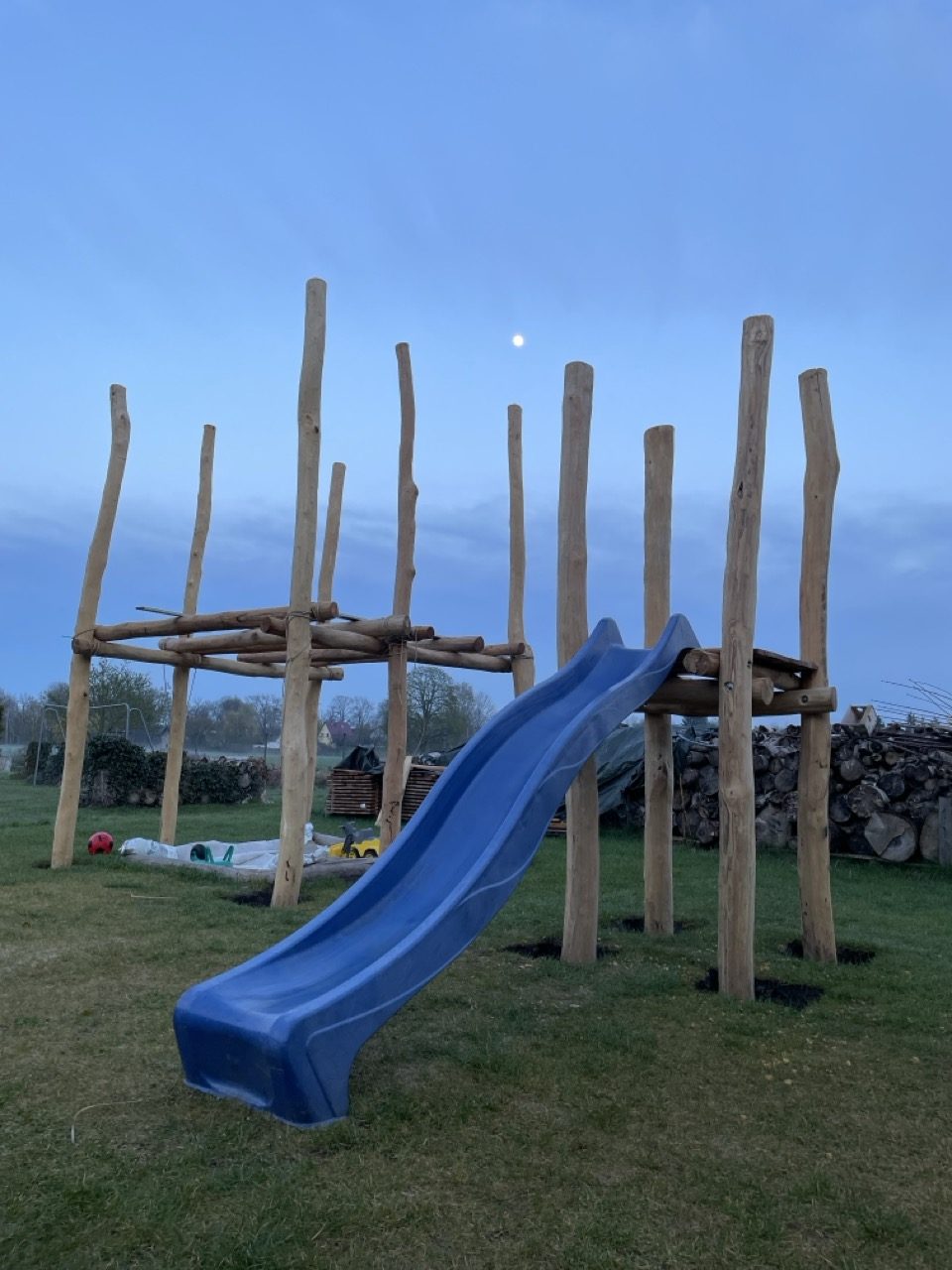Familien-Spielplatz Bild 1