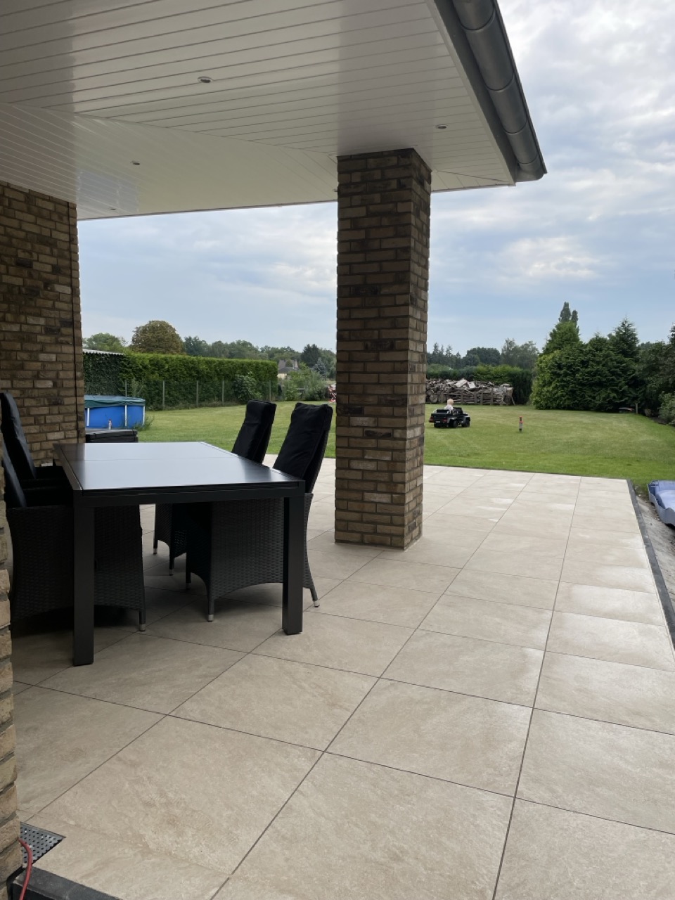 Terrasse, Sonnensegel & Poolbereich Bild 2