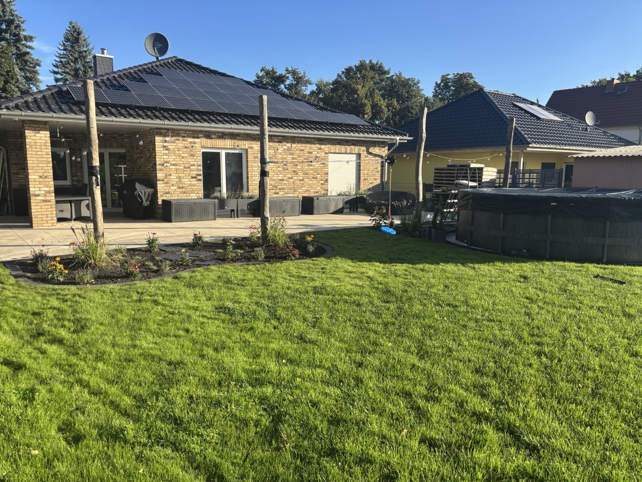 Terrasse, Sonnensegel & Poolbereich Bild 3